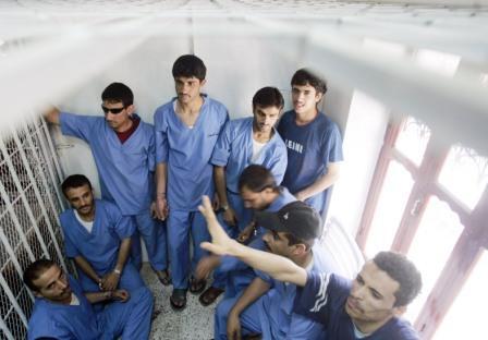 المتهمون من عصابة بني حشيش التخريبية في المحكمة / أمس